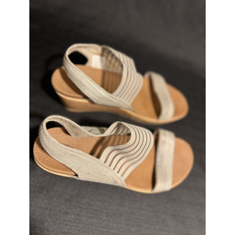 Skechers Beverlee Smitten Kitten Wedge Sandals Womens 9 Taupe Luxe Foam 38527